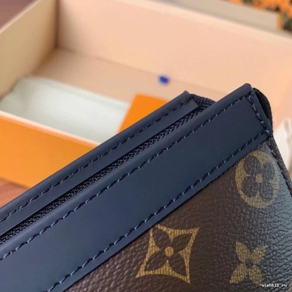 WIS VUITTON VOYAGE LOUIS MM POCHETTE 0304